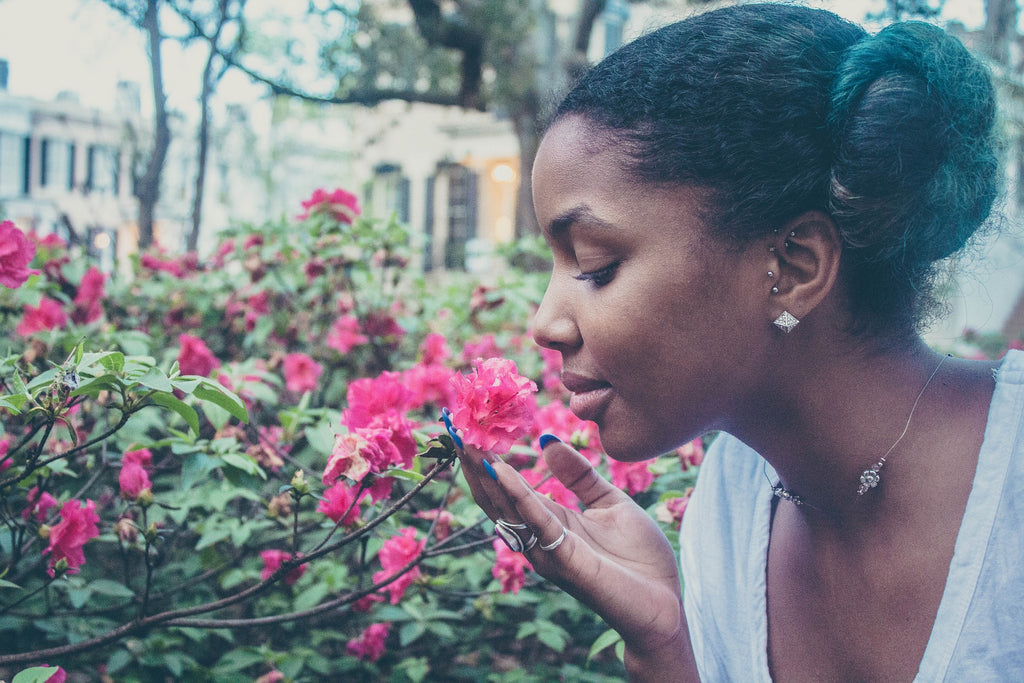 Wat is het verschil tussen parfum en natuurlijke geuren?