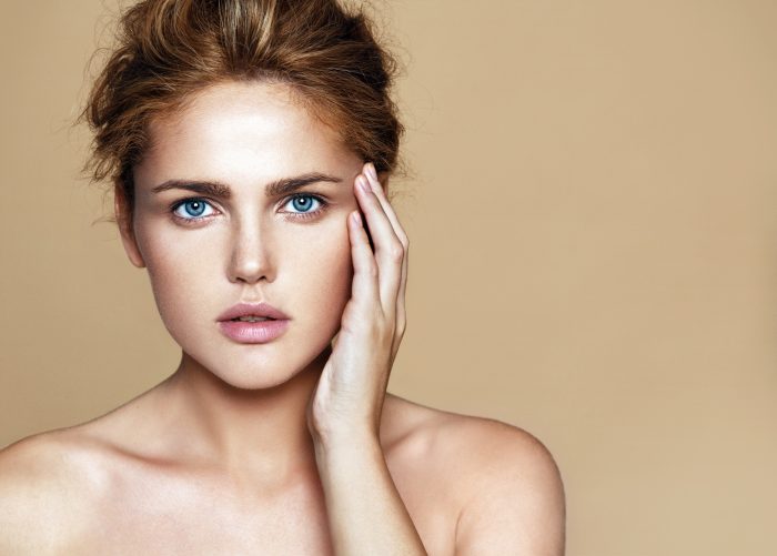 Dewy skin: wat is het en hoe creëer je het?
